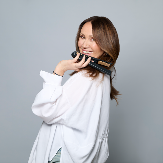 Anna Nowak-Ibisz z bezprzewodową prostownicą SkinVibe Luna MiniWireless